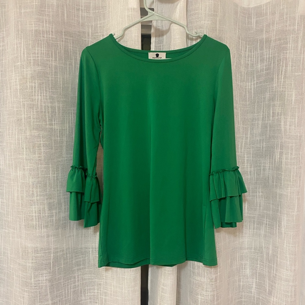 Kelly green dainty jewells ruffled shirt